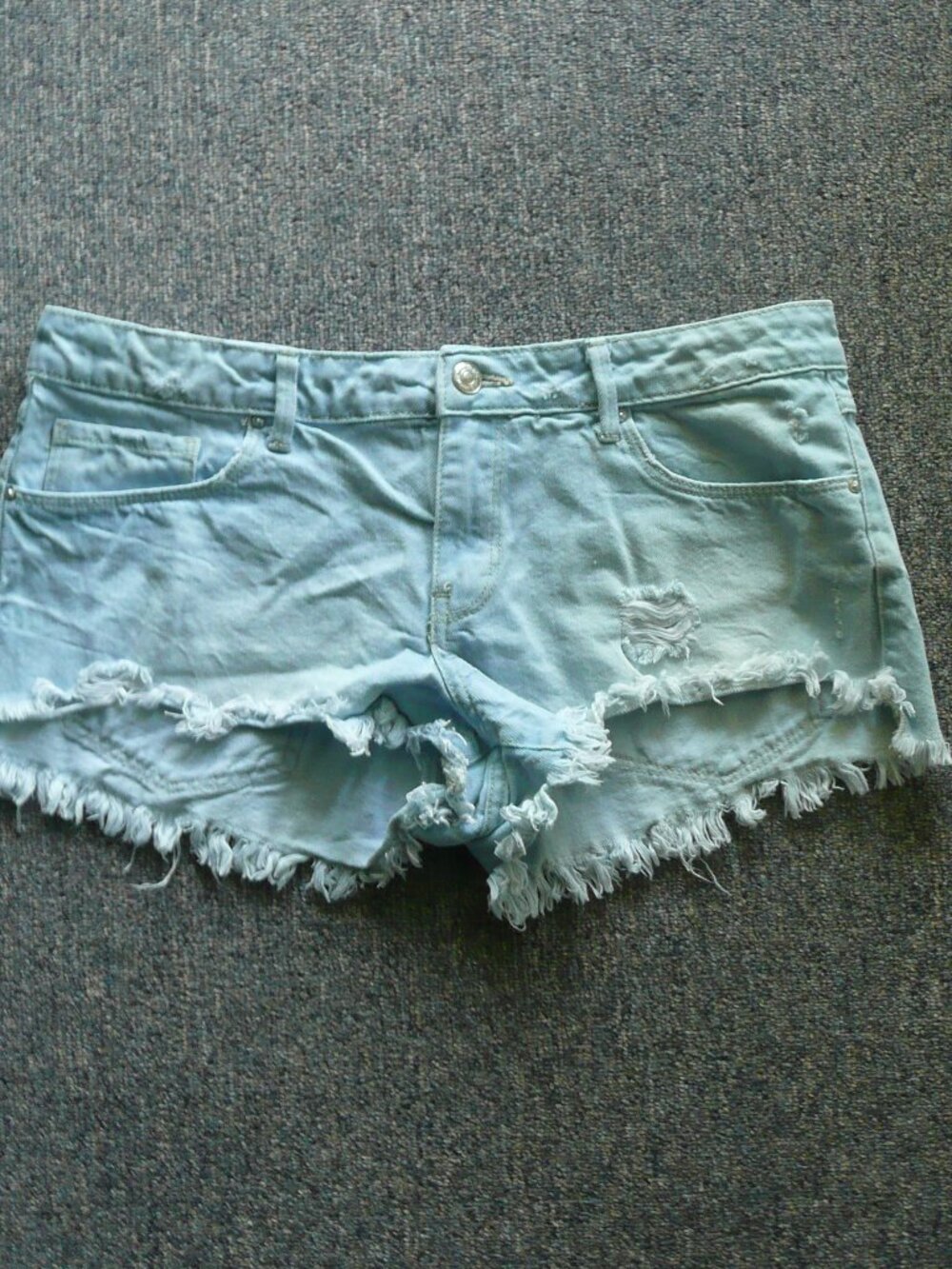Women's FOREVER 21 Light Blue Denim Distressed Frayed Jean Shorts  Size 29